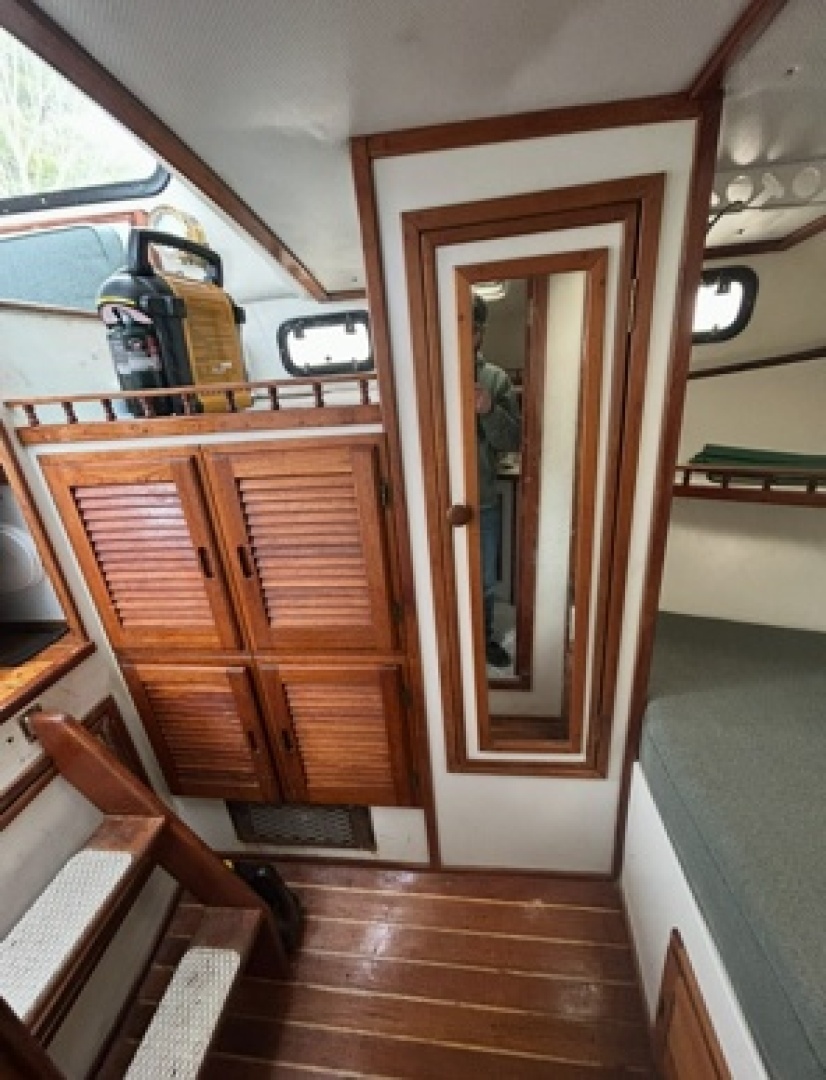 REEL EASY 35ft Eastern Yacht For Sale