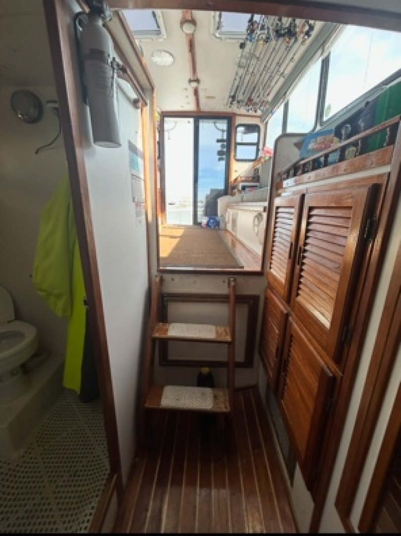 REEL EASY 35ft Eastern Yacht For Sale