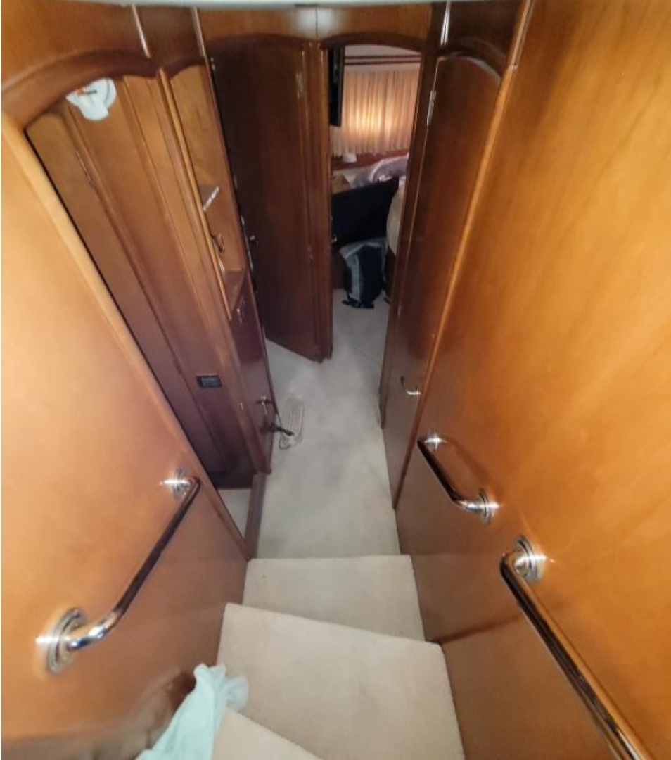 59ft Carver Yacht For Sale