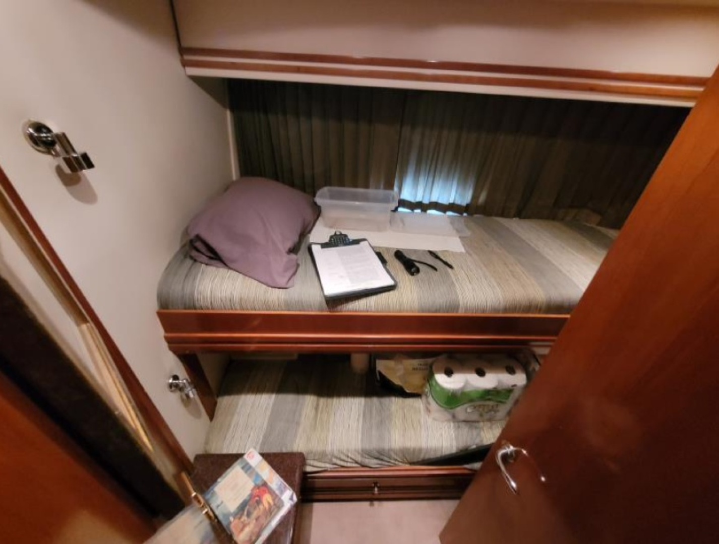 59ft Carver Yacht For Sale