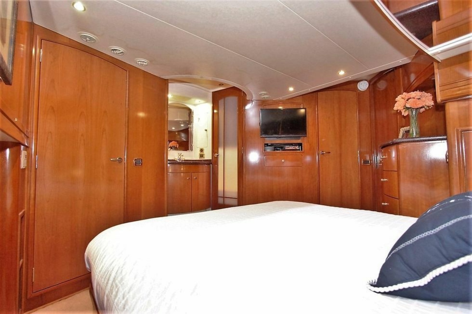 59ft Carver Yacht For Sale