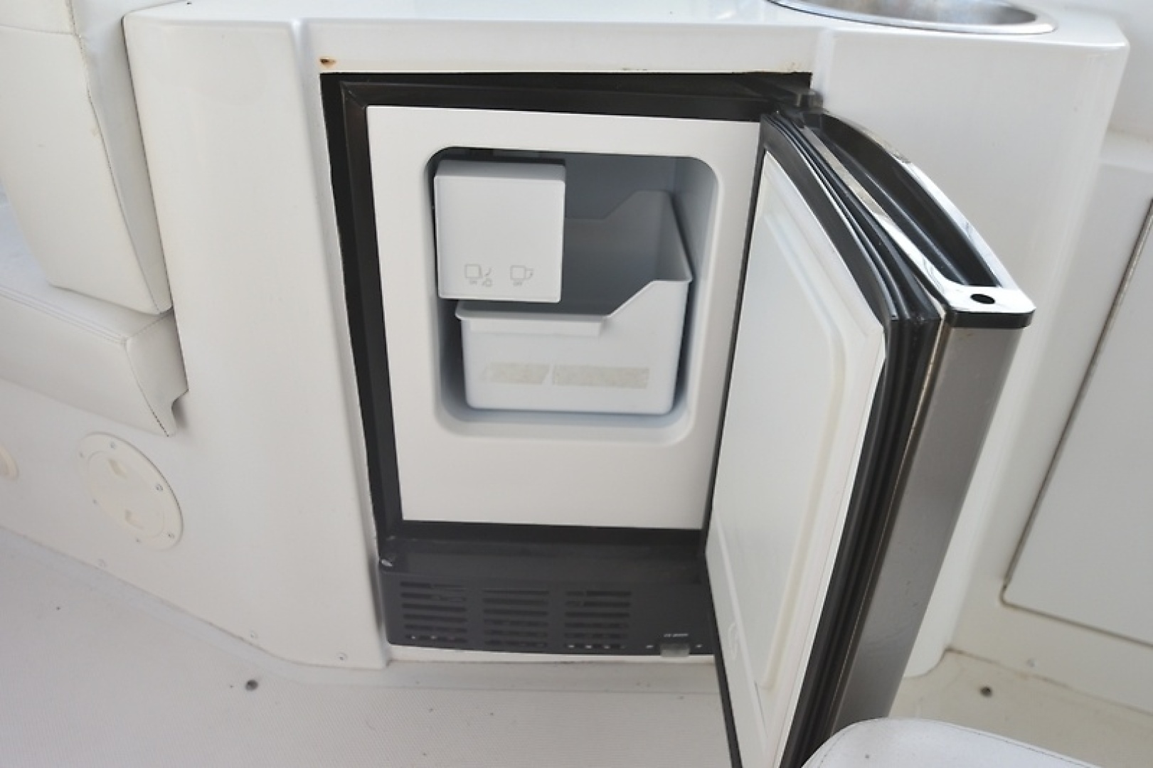 Devocean 44ft Carver Yacht For Sale