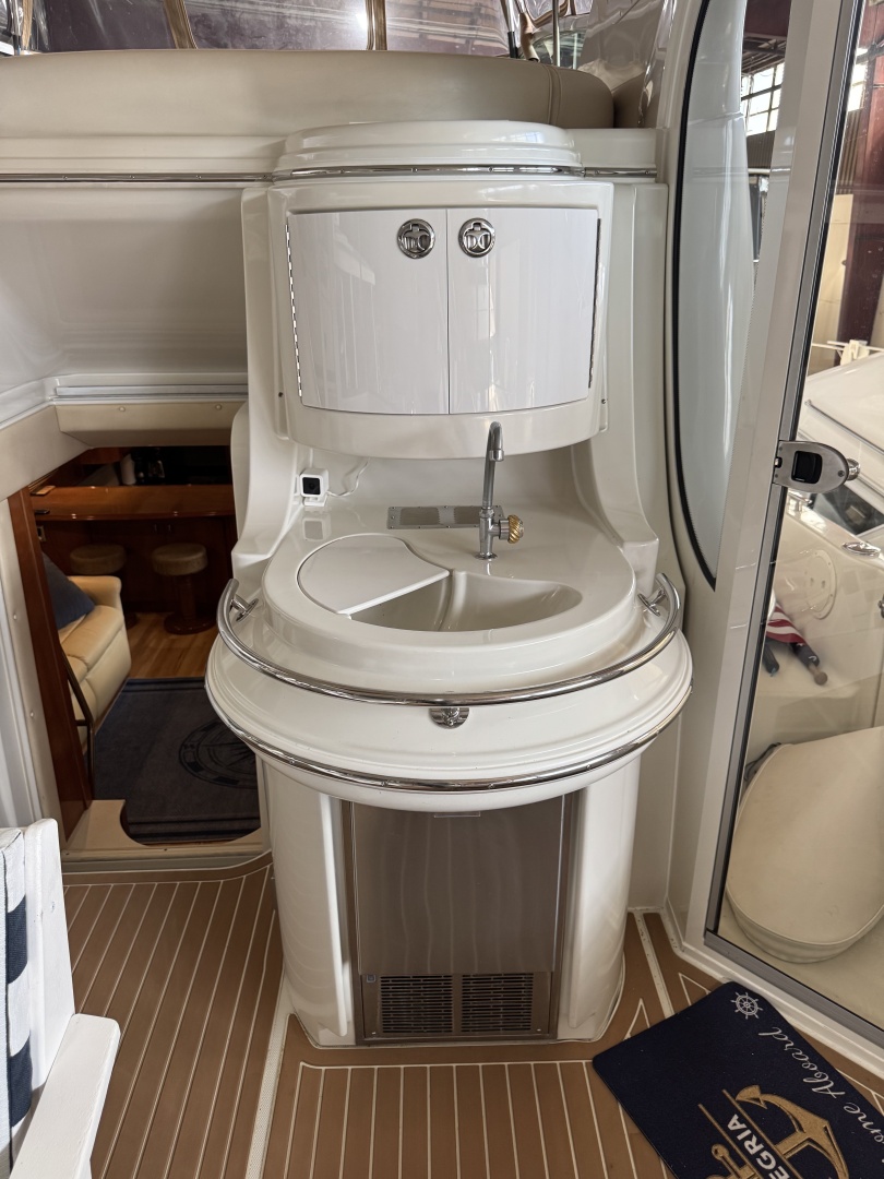 46ft Carver Yacht For Sale