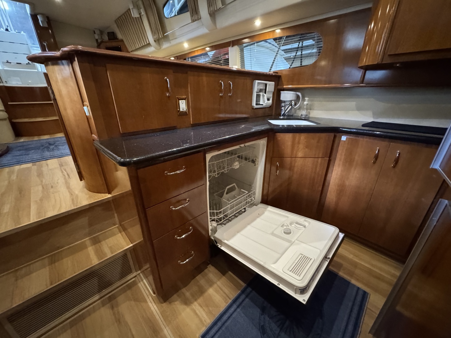 46ft Carver Yacht For Sale