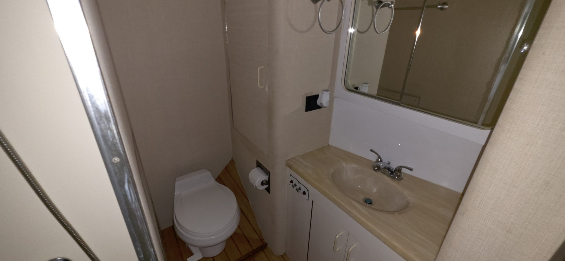 1989 Hatteras 52 Convertible