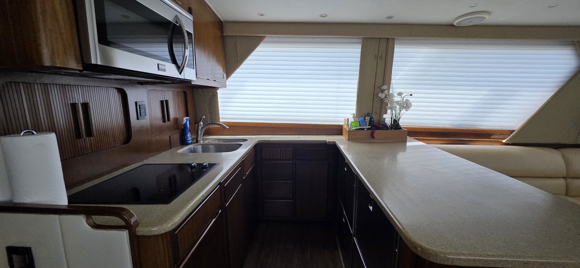 1989 Hatteras 52 Convertible