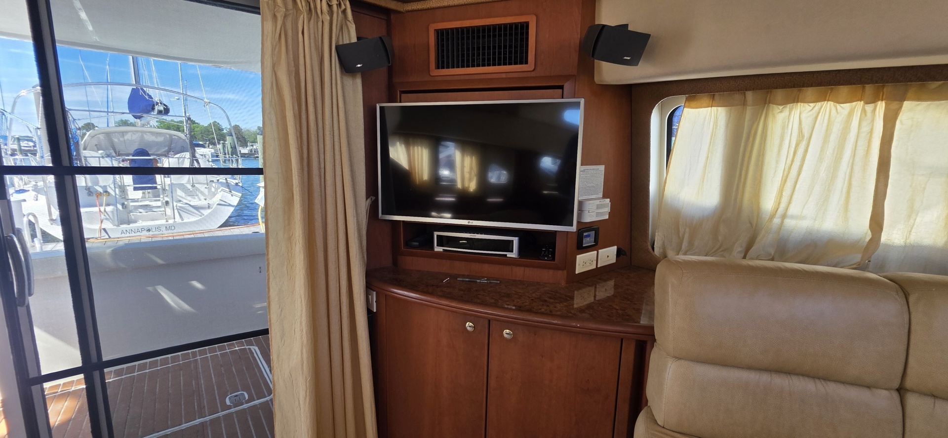 Silverton 39 Motor Yacht — MI RINCON - Photo 30