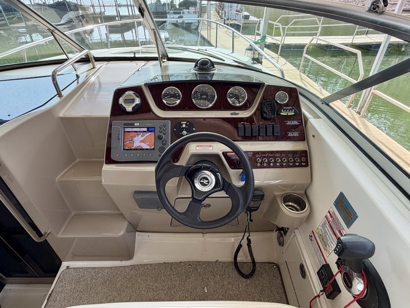 2009 Sea Ray 270 Sundancer