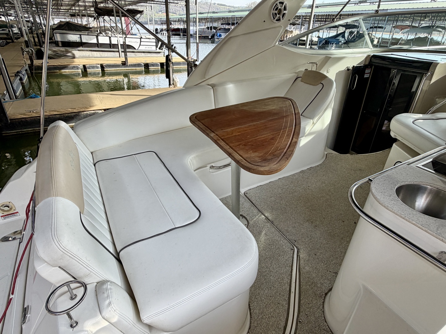 2009 Sea Ray 270 Sundancer