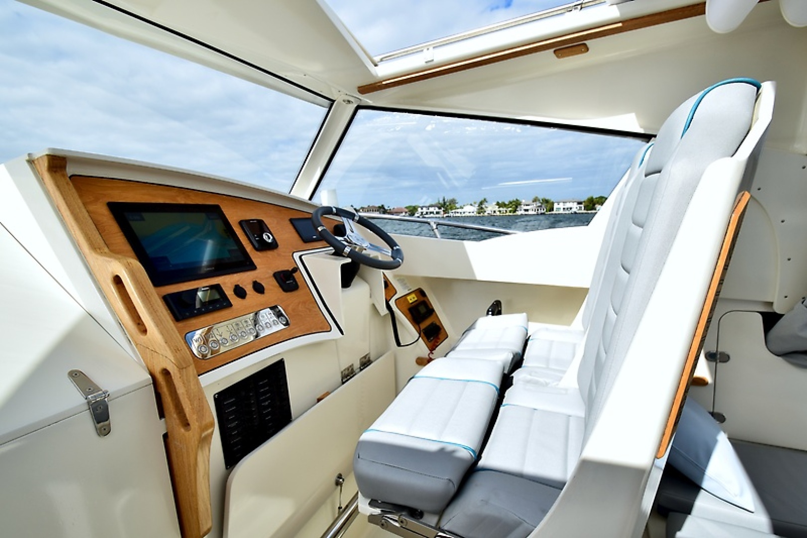 Whisper 30ft Swallow Yacht For Sale