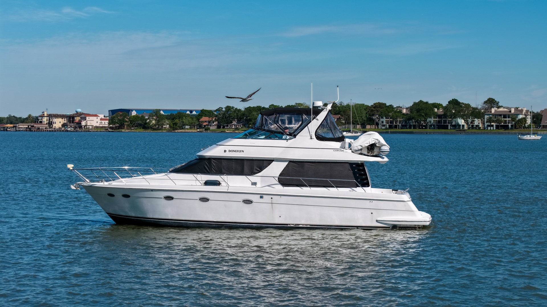 1999 Carver 530 Voyager