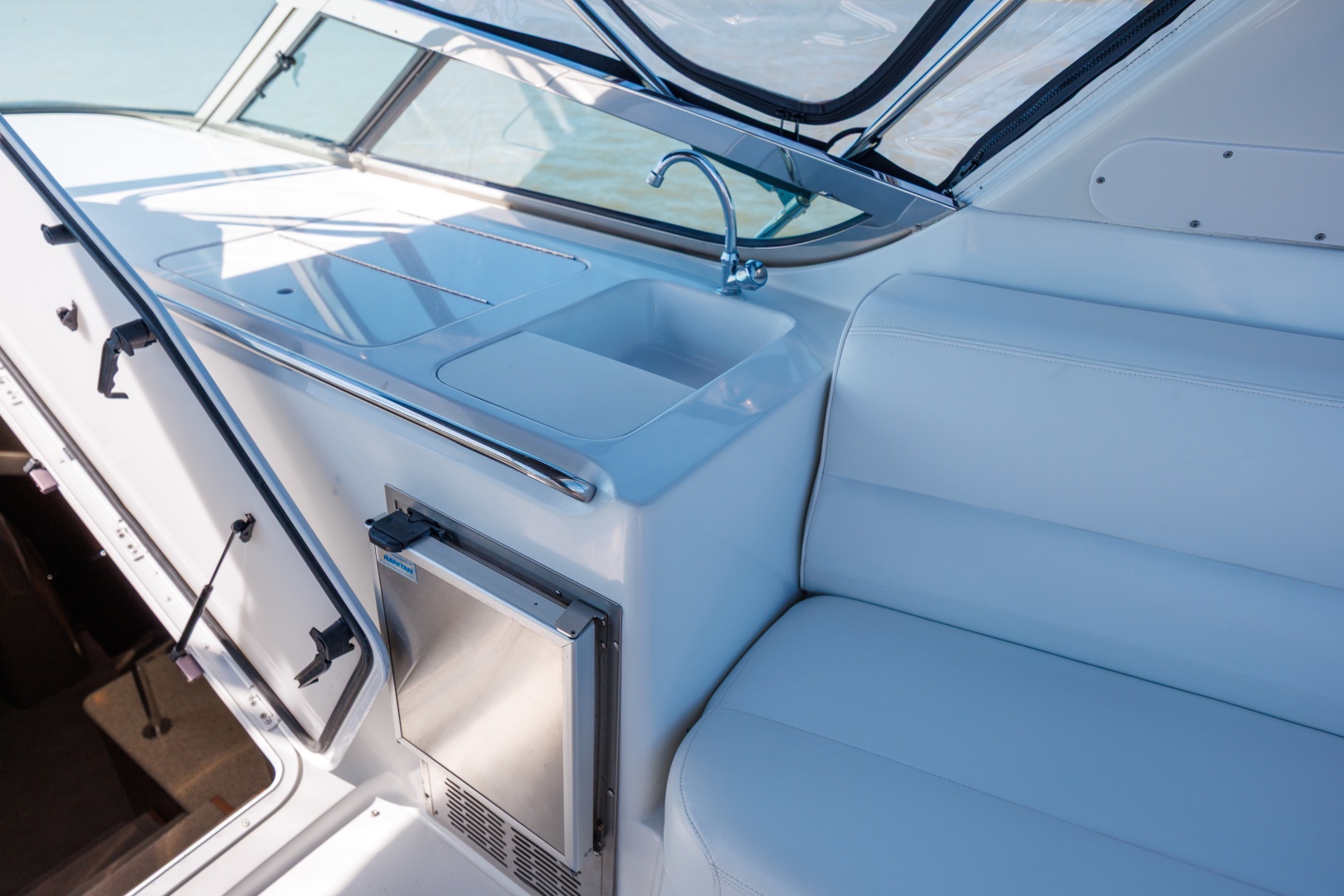 1999 Carver 530 Voyager