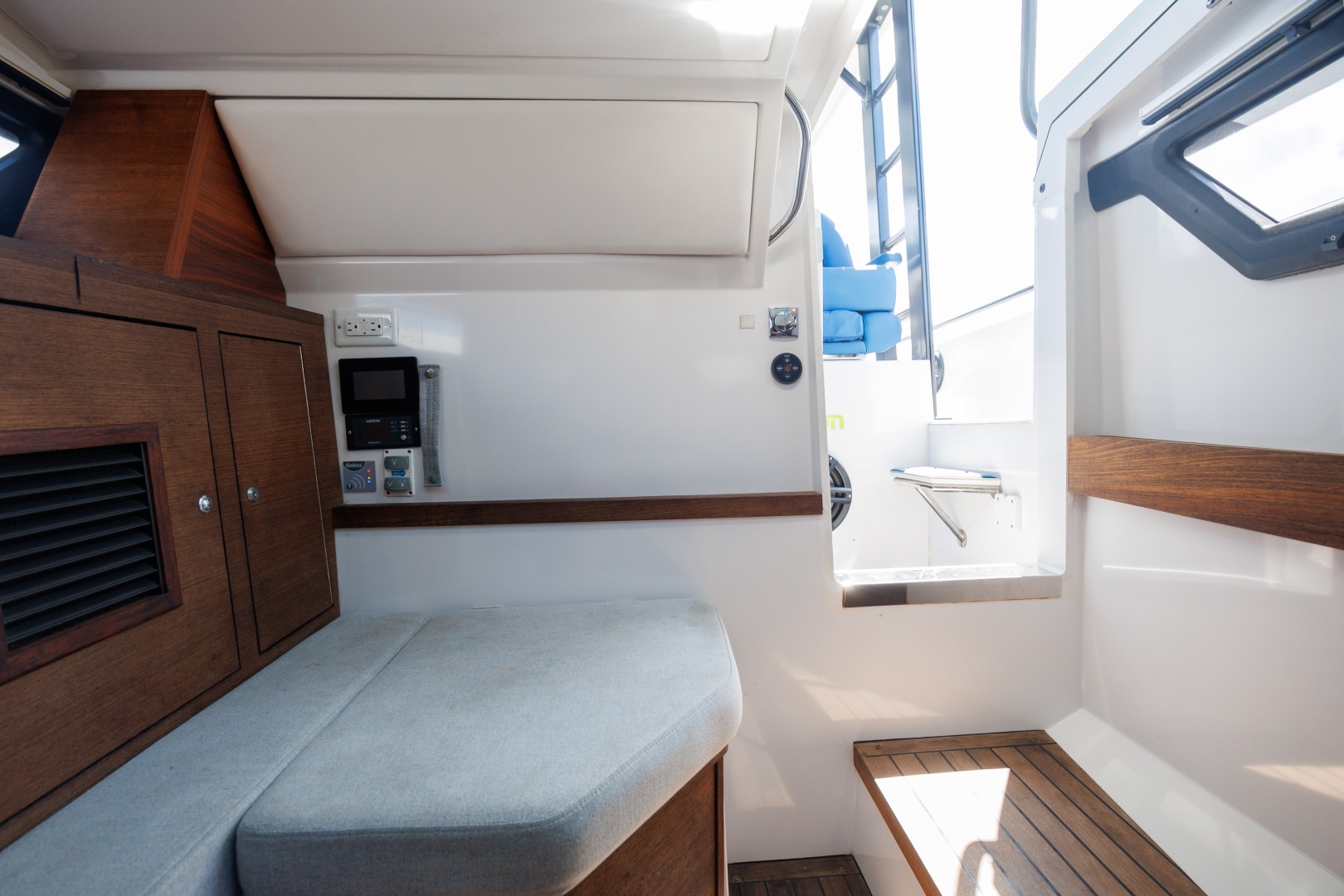 2019 Axopar 37 Sun Top