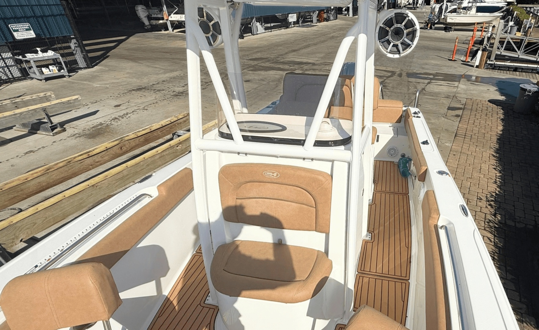 2021 Sea Hunt Ultra 229