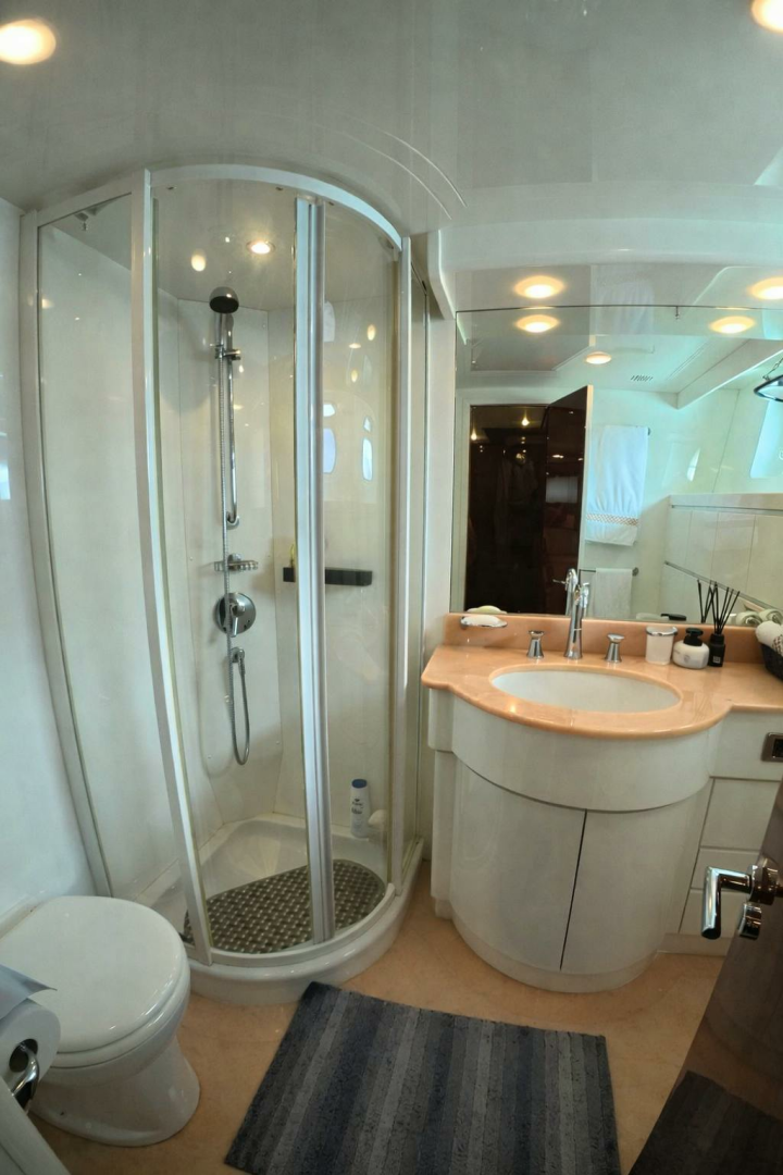 2005 Falcon Falcon 102 Flybridge