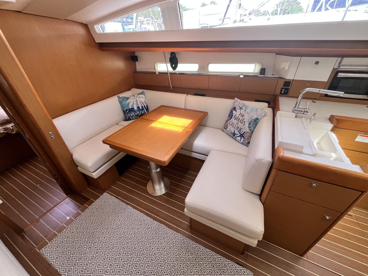 Rascal 41ft Jeanneau Yacht For Sale