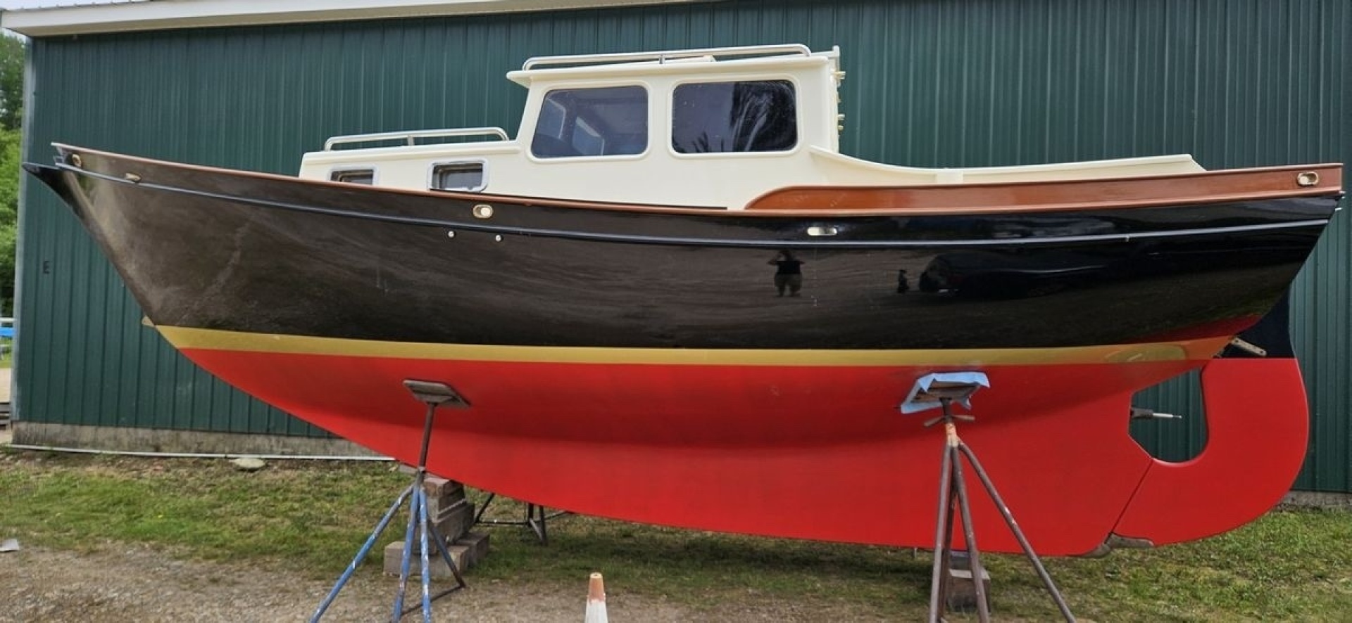 Black Magic 32ft Eastsail Yacht For Sale