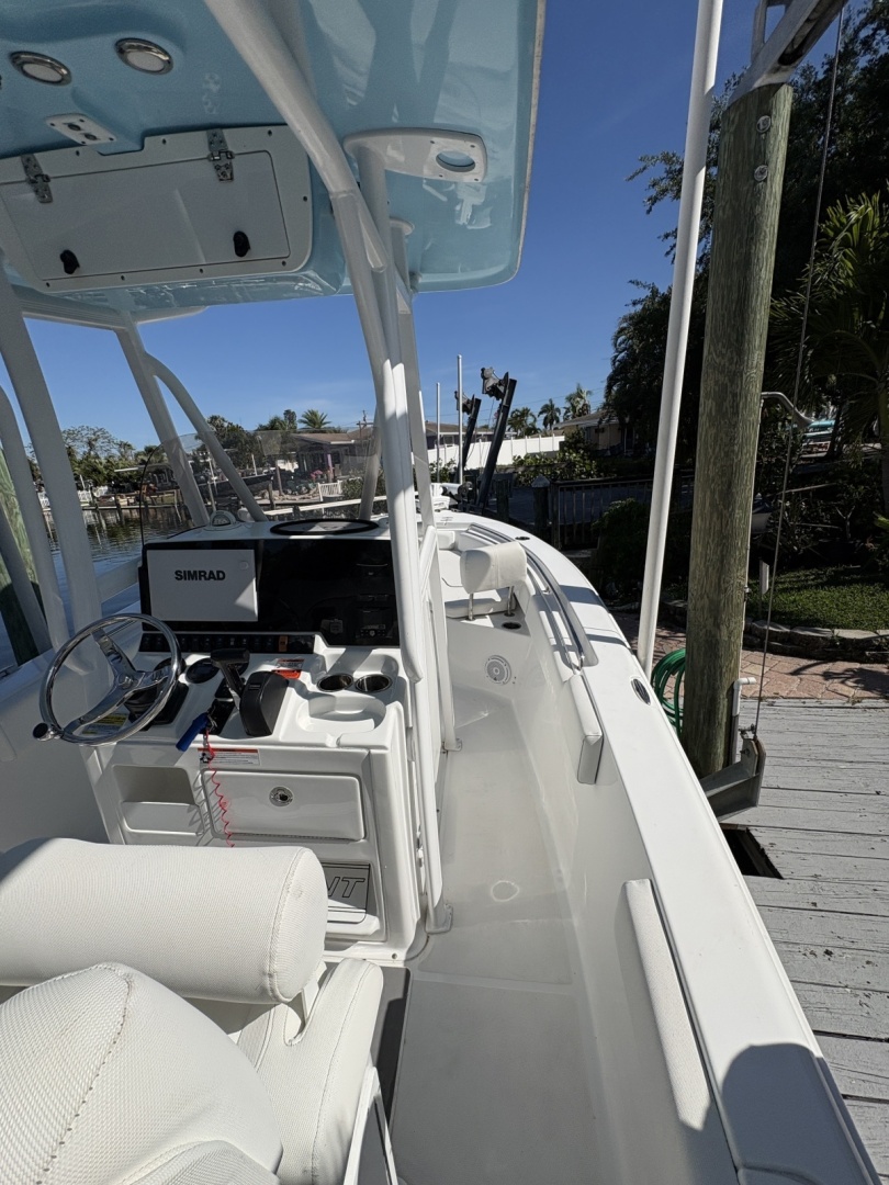 2018 Sea Hunt 225 Ultra