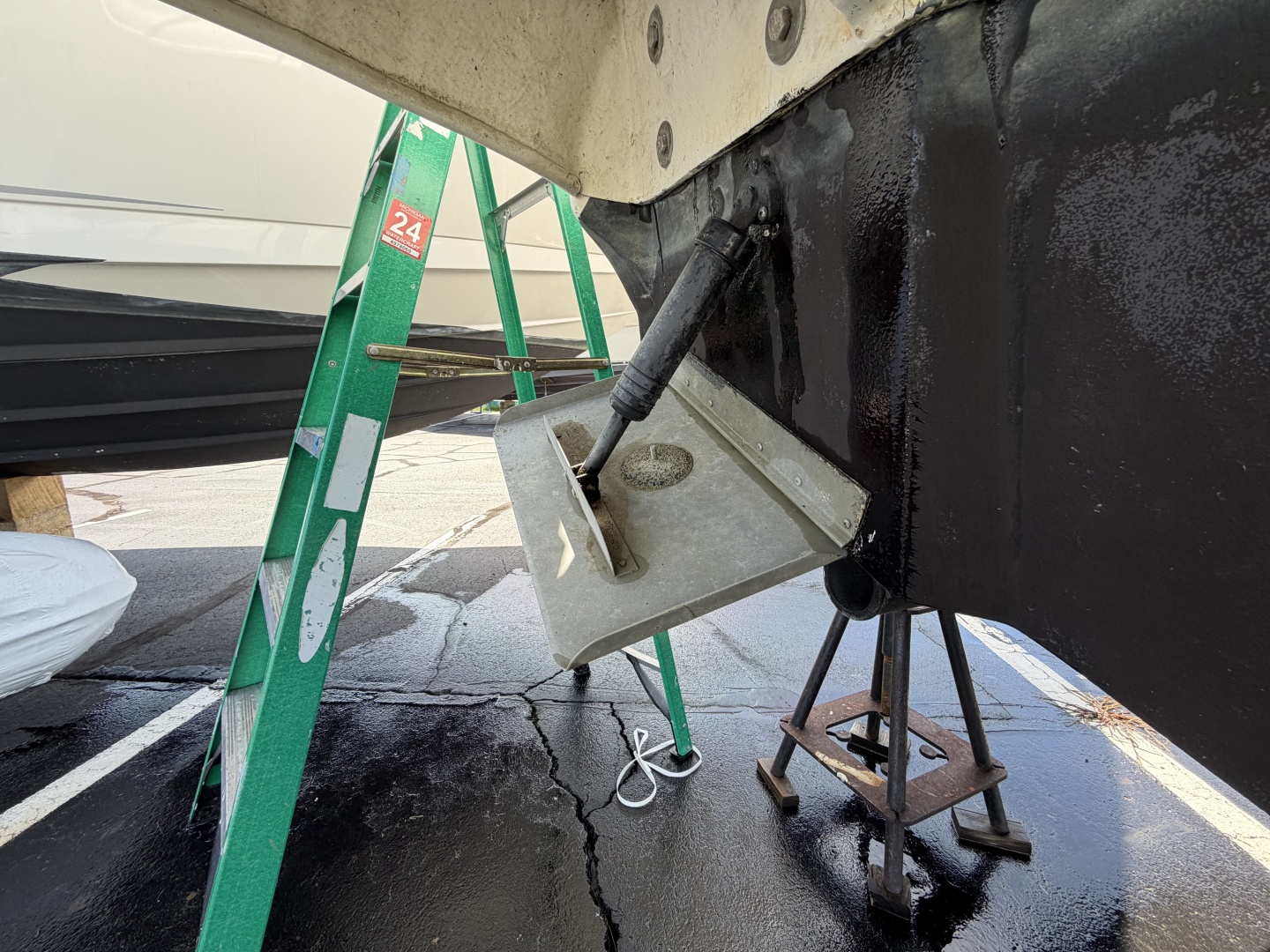 IN A MEETING 32ft Sea Ray Yacht For Sale