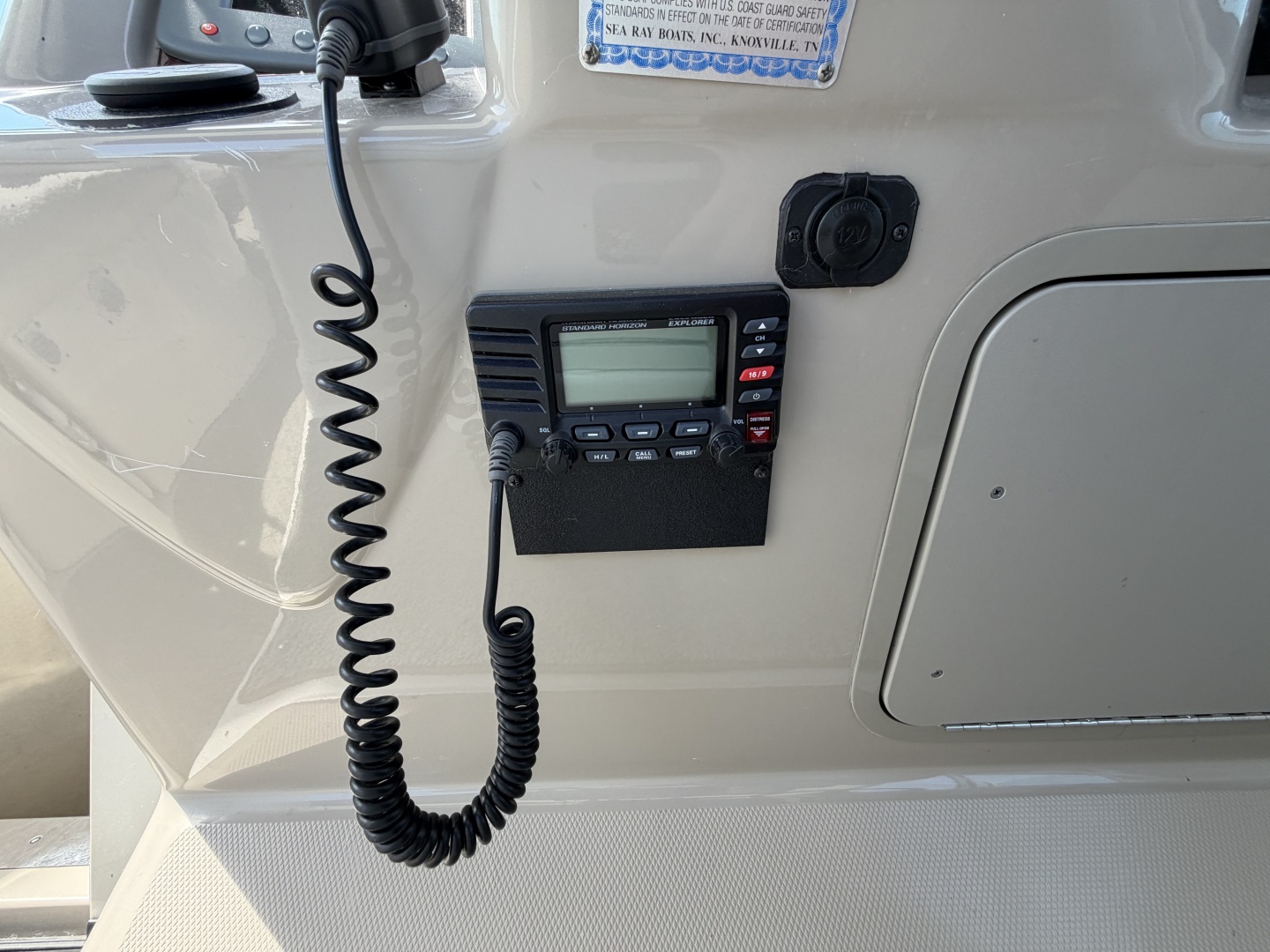 IN A MEETING 32ft Sea Ray Yacht For Sale