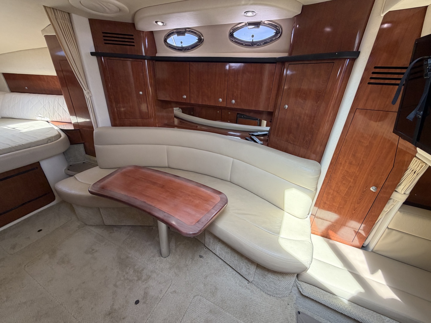2006 Sea Ray 320 Sundancer