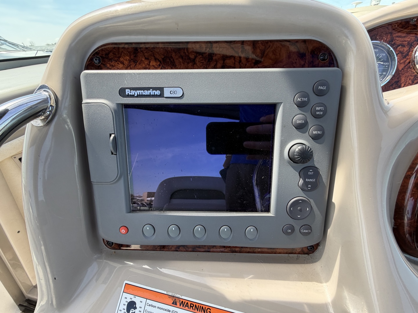 IN A MEETING 32ft Sea Ray Yacht For Sale