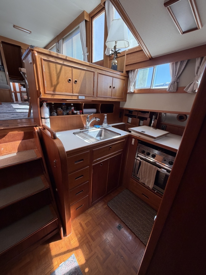 Circe 46ft Grand Banks Yacht For Sale