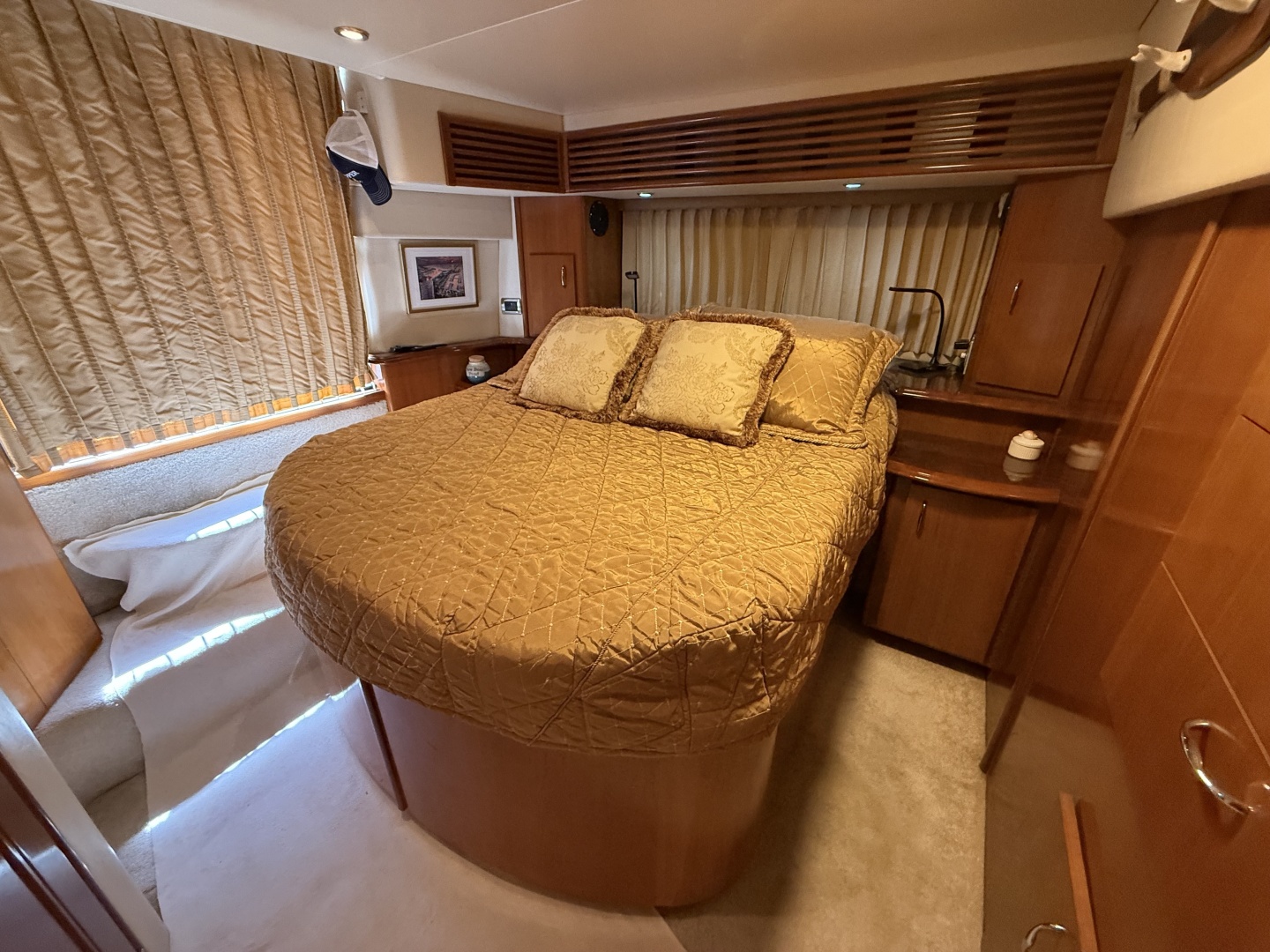 Mist Approach 44ft Carver Yacht For Sale