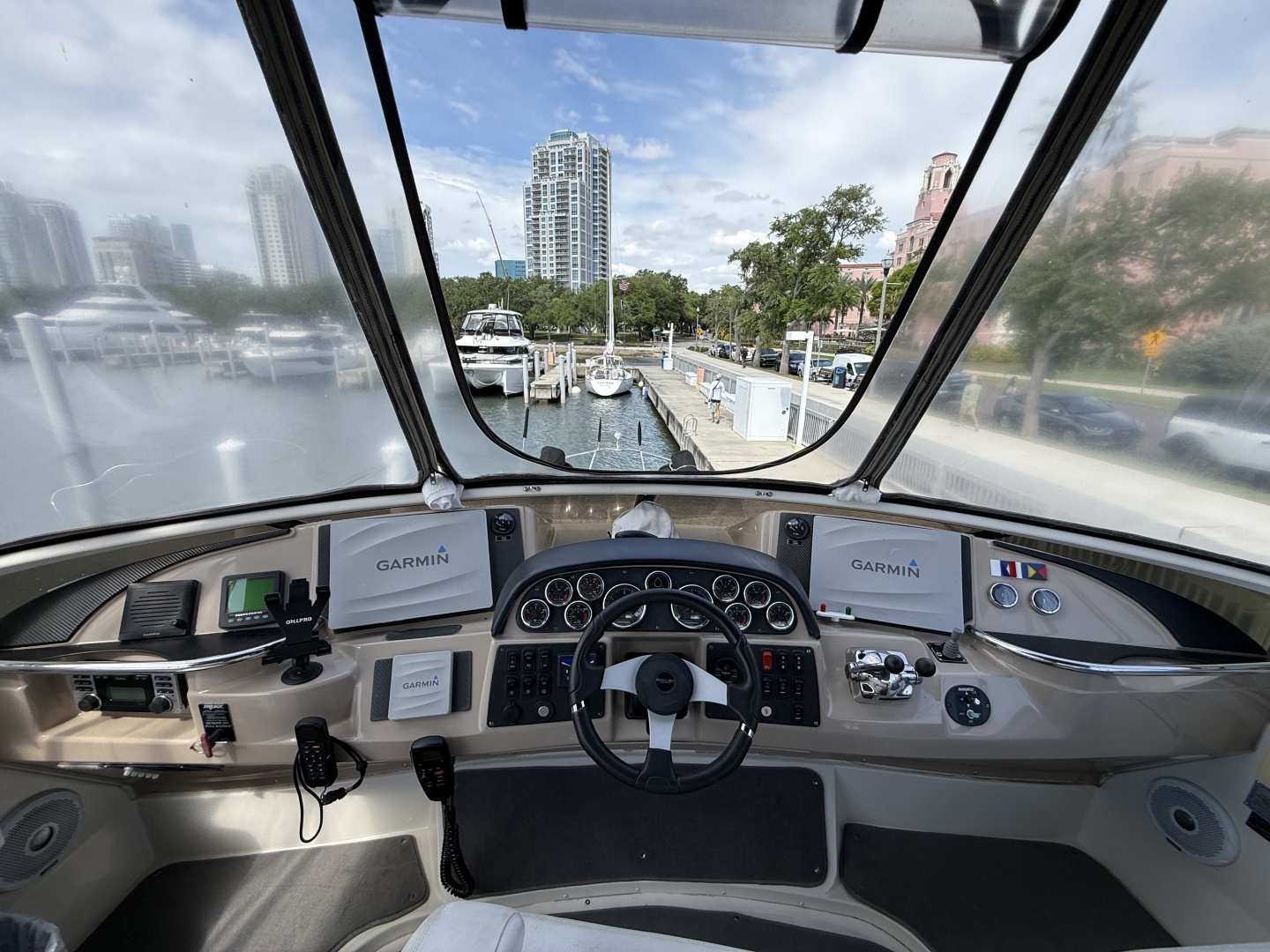 Mist Approach 44ft Carver Yacht For Sale