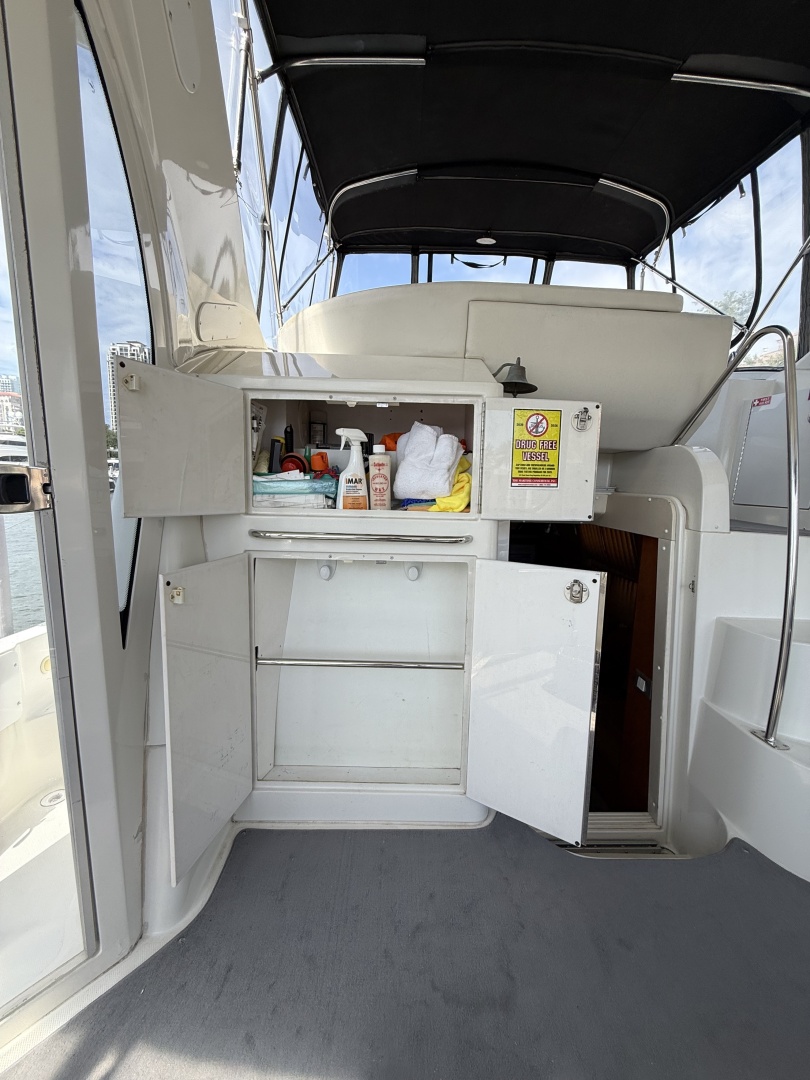 Mist Approach 44ft Carver Yacht For Sale