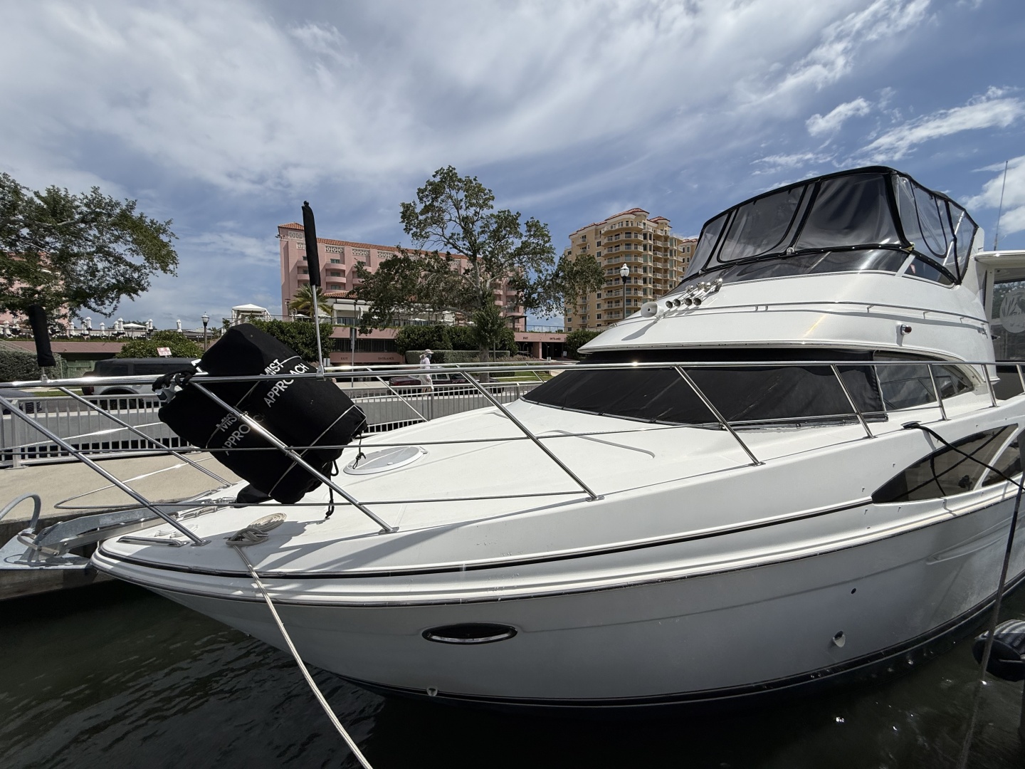 Mist Approach 44ft Carver Yacht For Sale