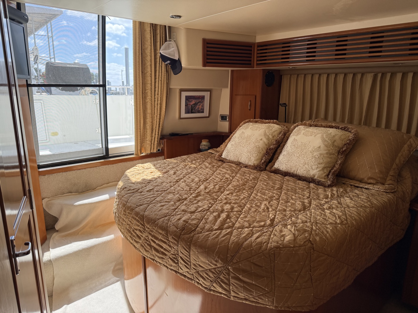 Mist Approach 44ft Carver Yacht For Sale