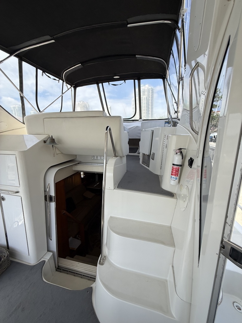 Mist Approach 44ft Carver Yacht For Sale