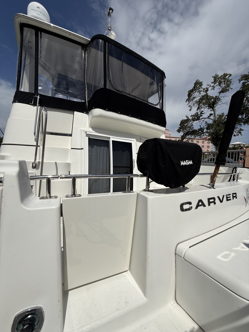 Mist Approach 44ft Carver Yacht For Sale
