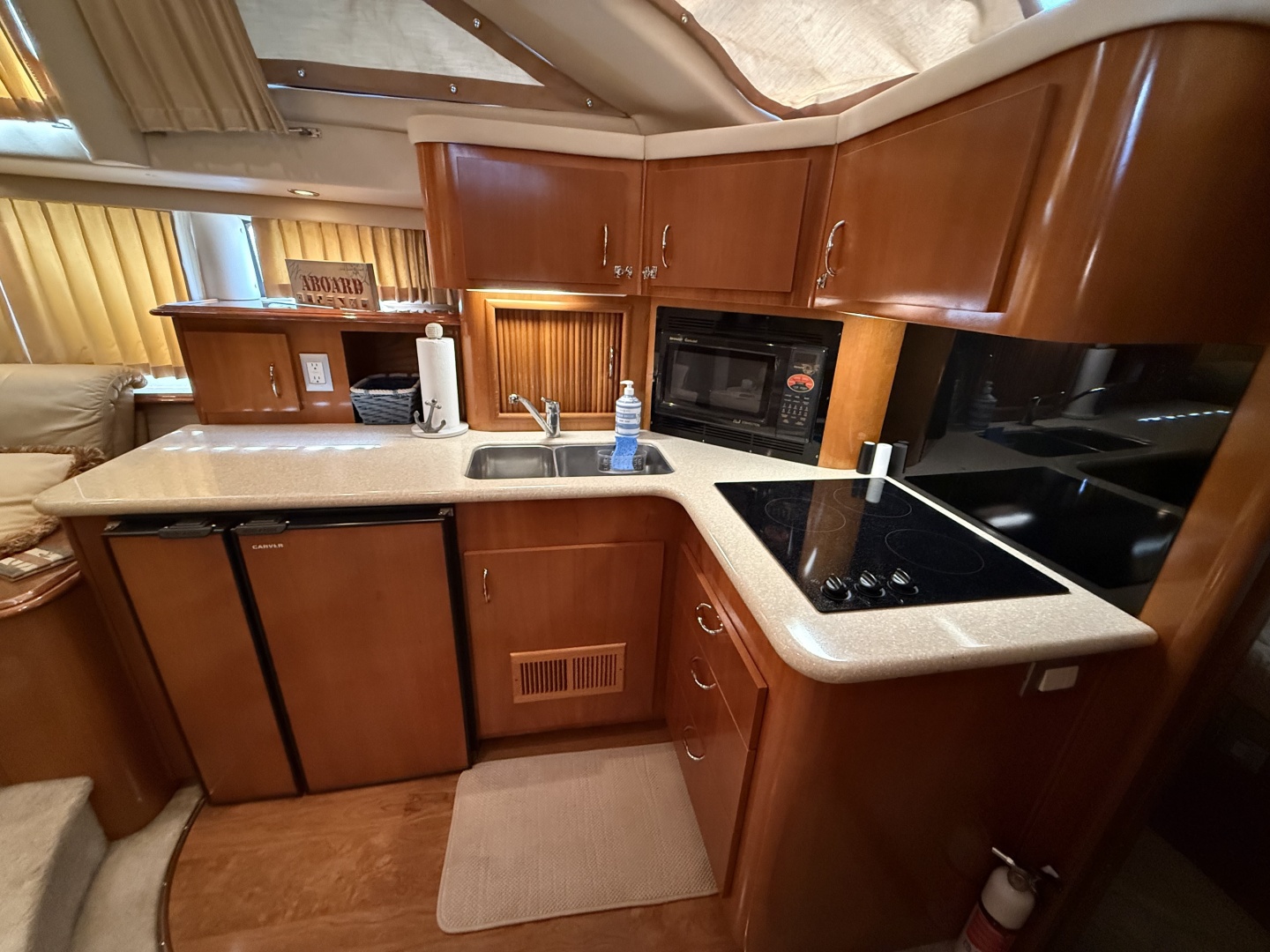Mist Approach 44ft Carver Yacht For Sale