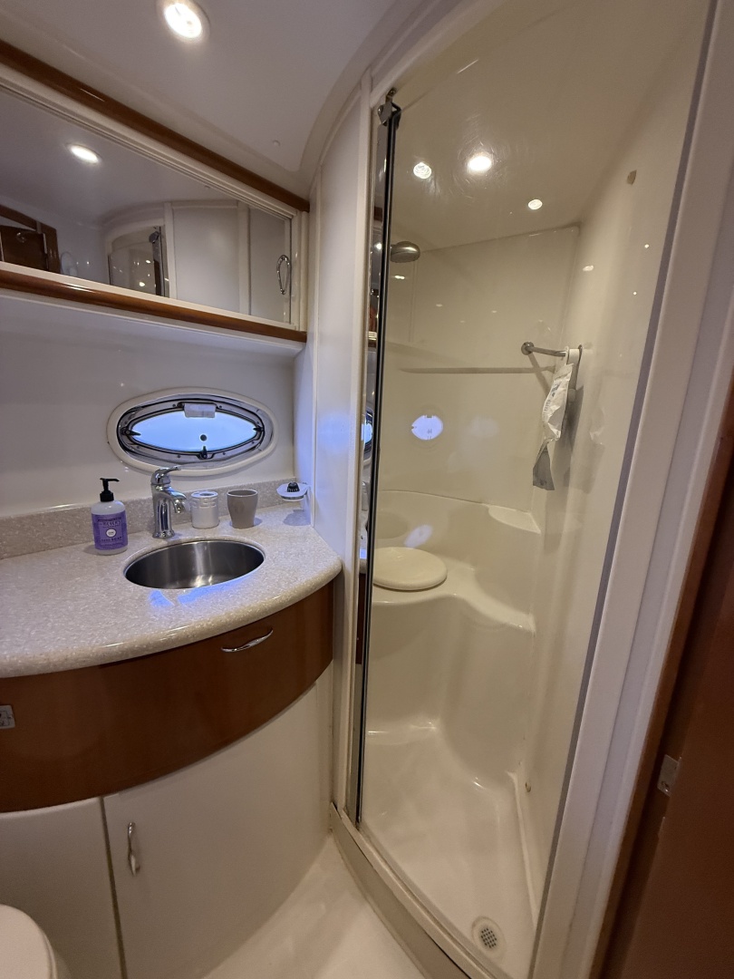 Mist Approach 44ft Carver Yacht For Sale