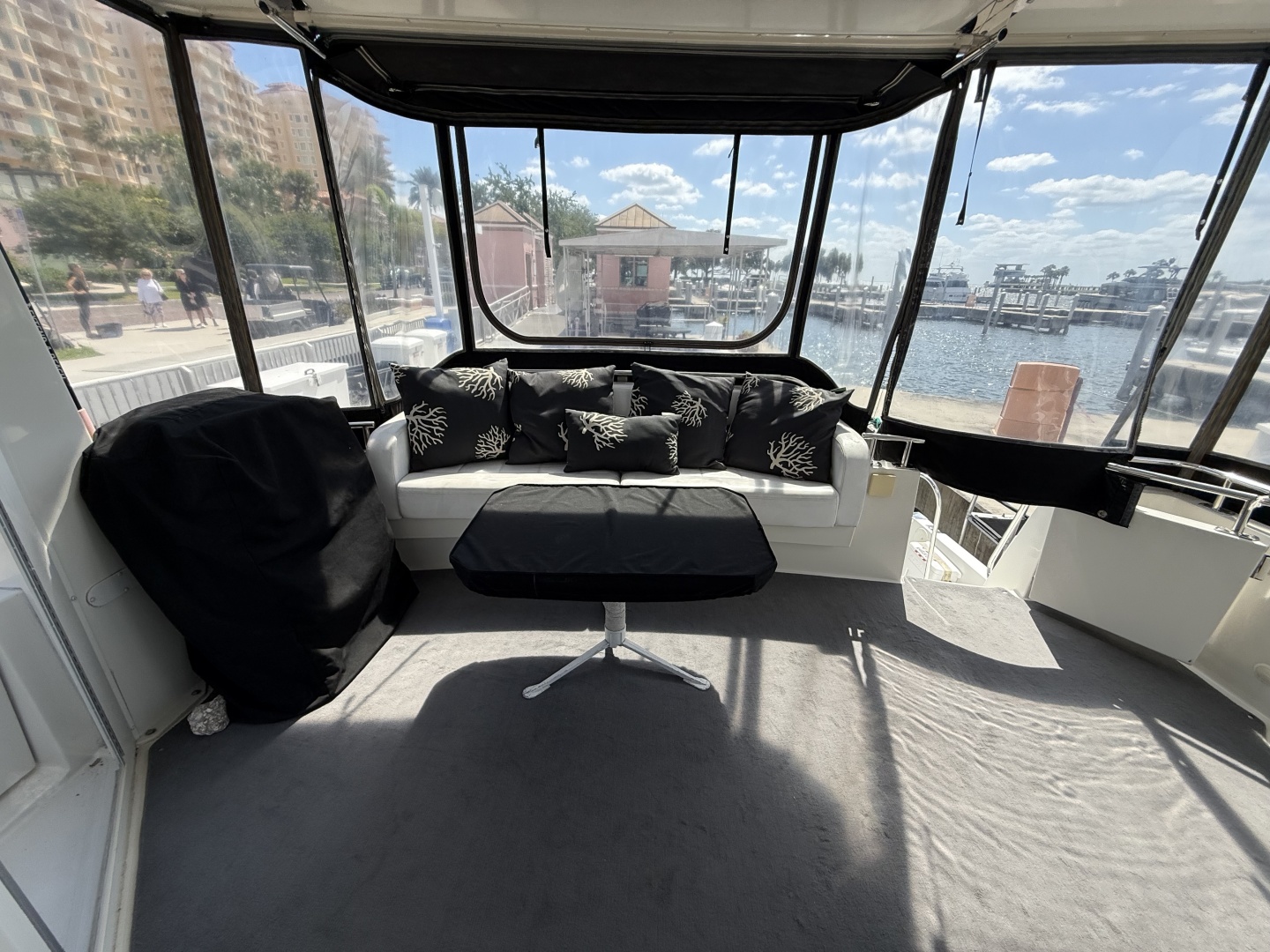 Mist Approach 44ft Carver Yacht For Sale