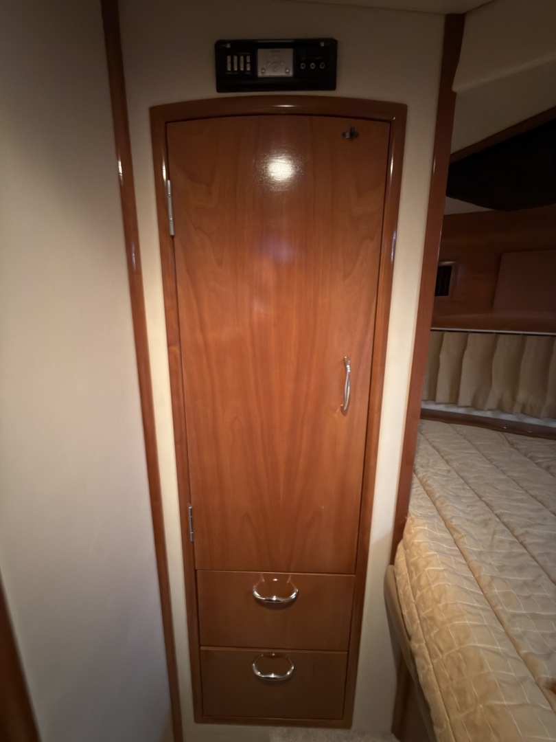 Mist Approach 44ft Carver Yacht For Sale