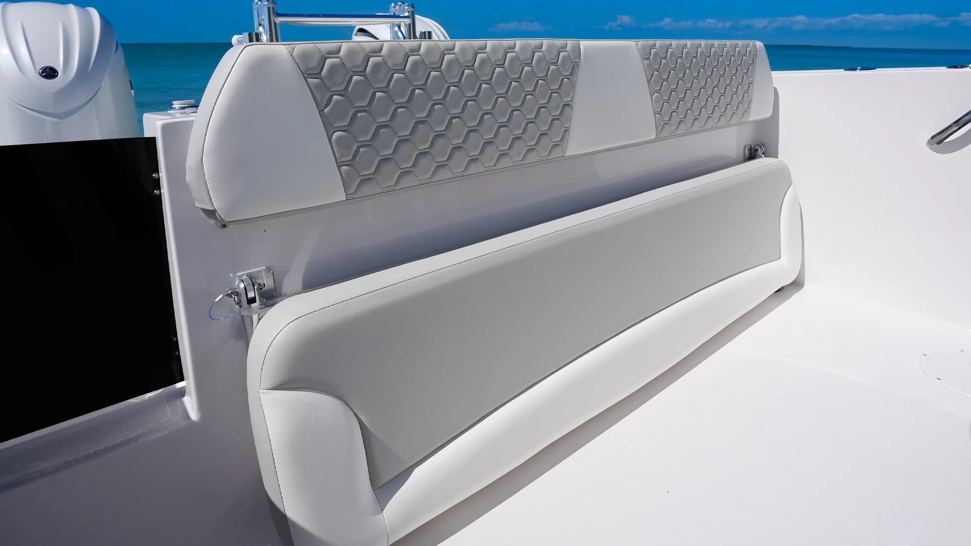 2026 Twin Vee 240 GFX2 CC