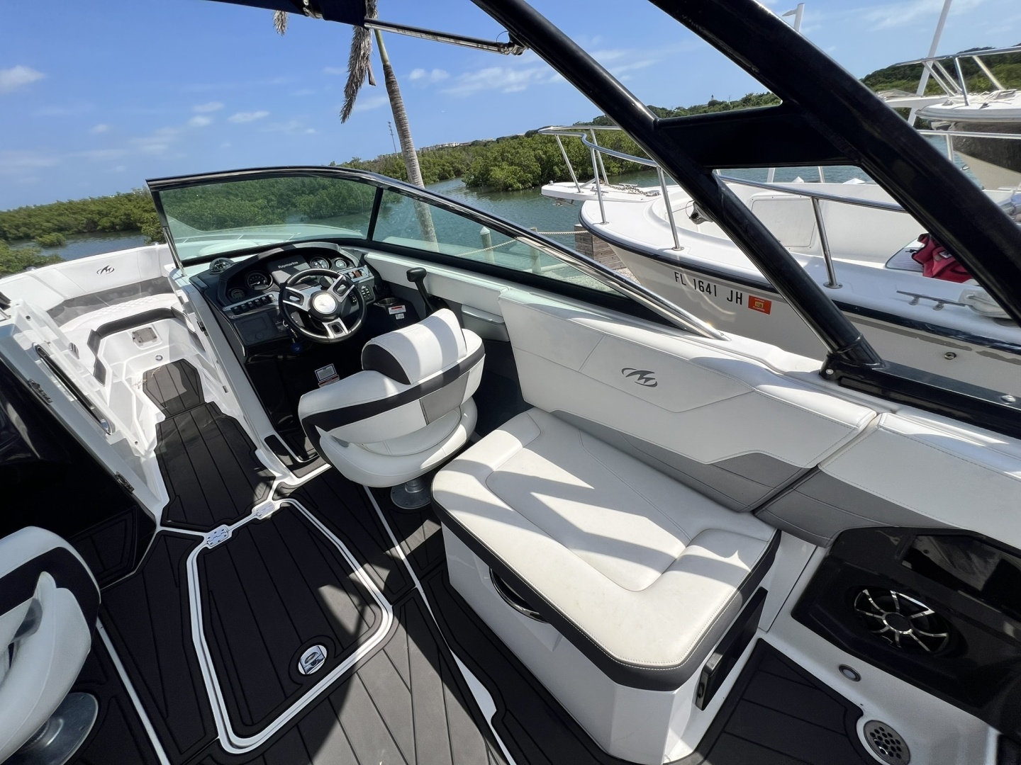 2015 Monterey 268SS