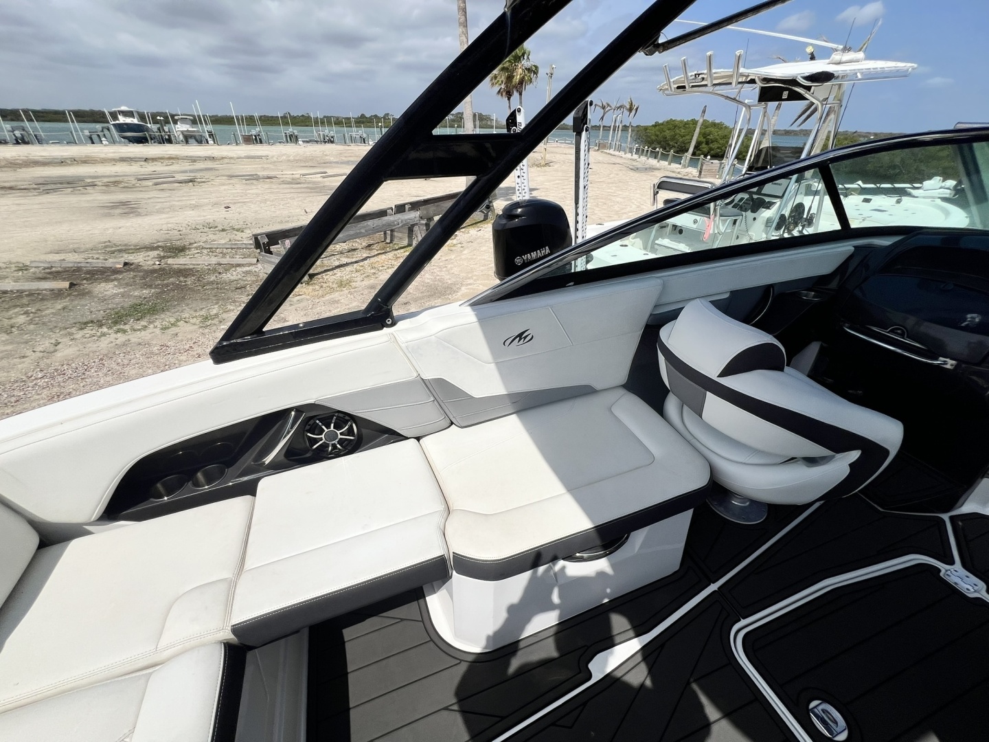 Blue Bayou 26ft Monterey Yacht For Sale