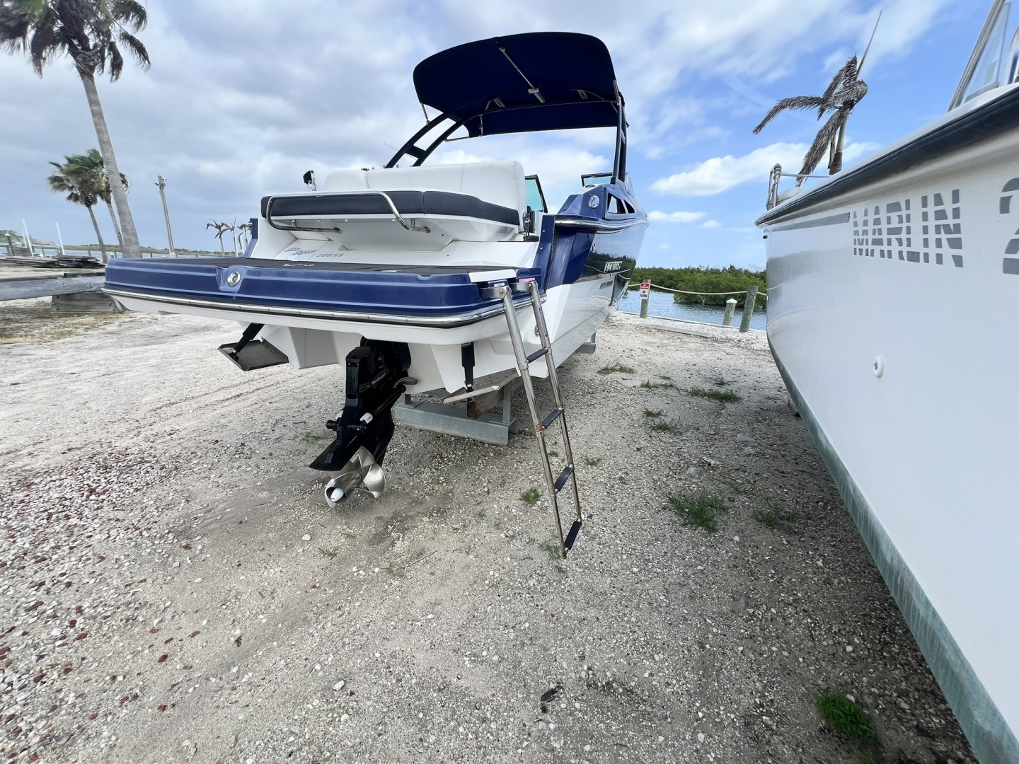 Blue Bayou 26ft Monterey Yacht For Sale