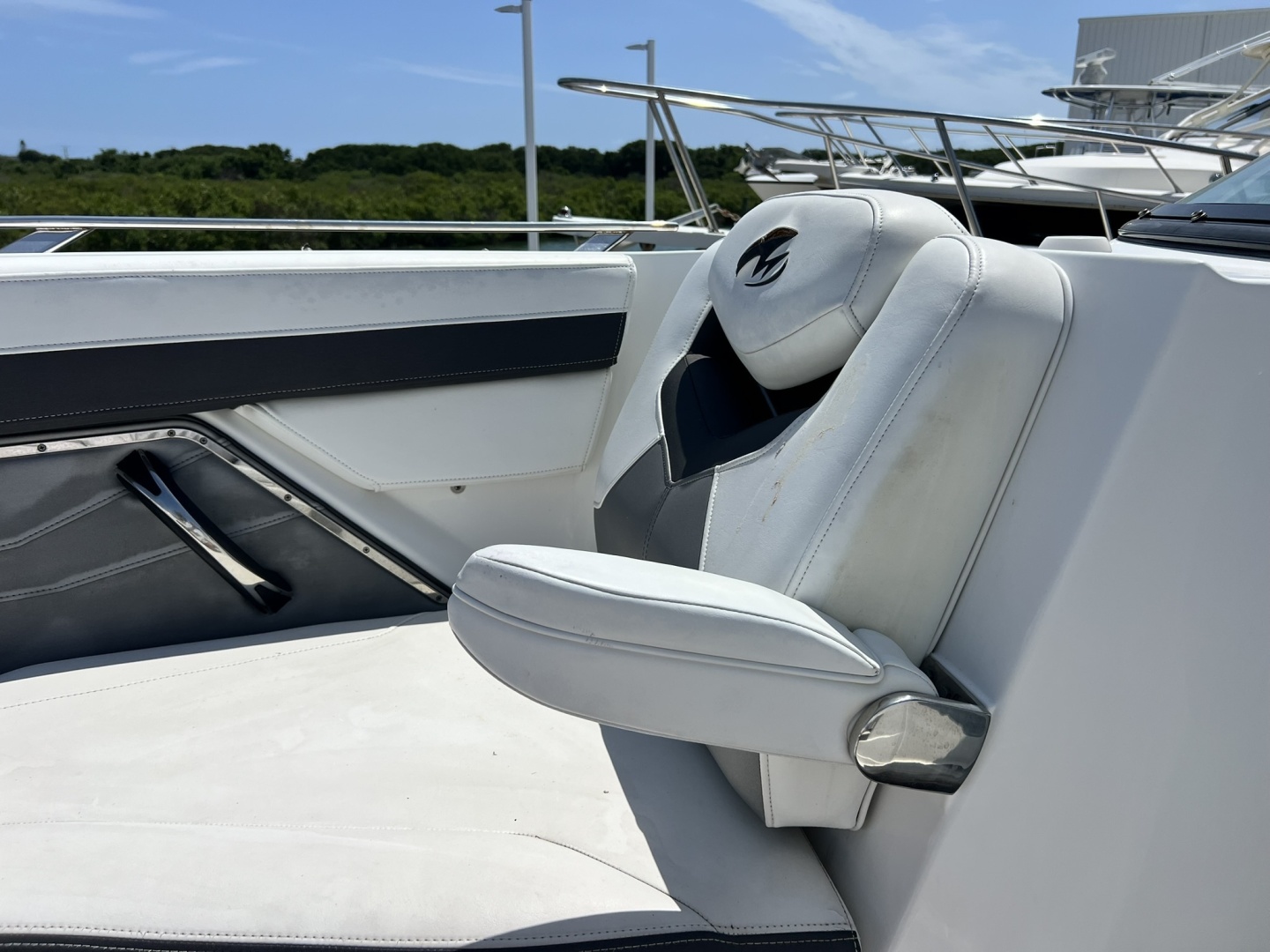 Blue Bayou 26ft Monterey Yacht For Sale