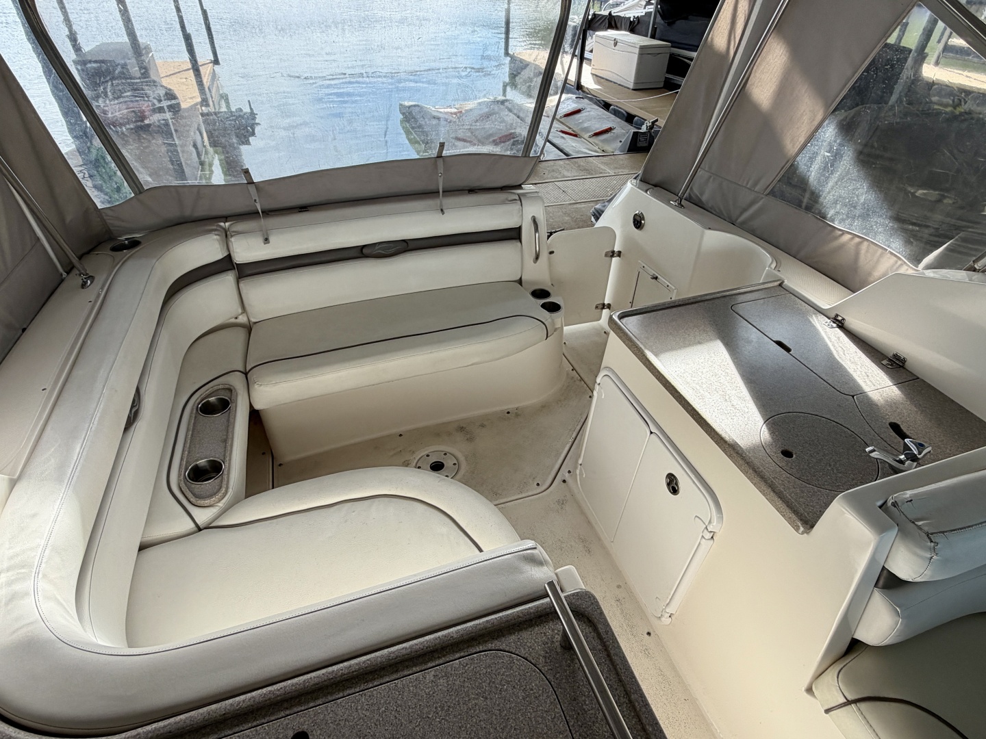 2008 Rinker 280 Express Cruiser