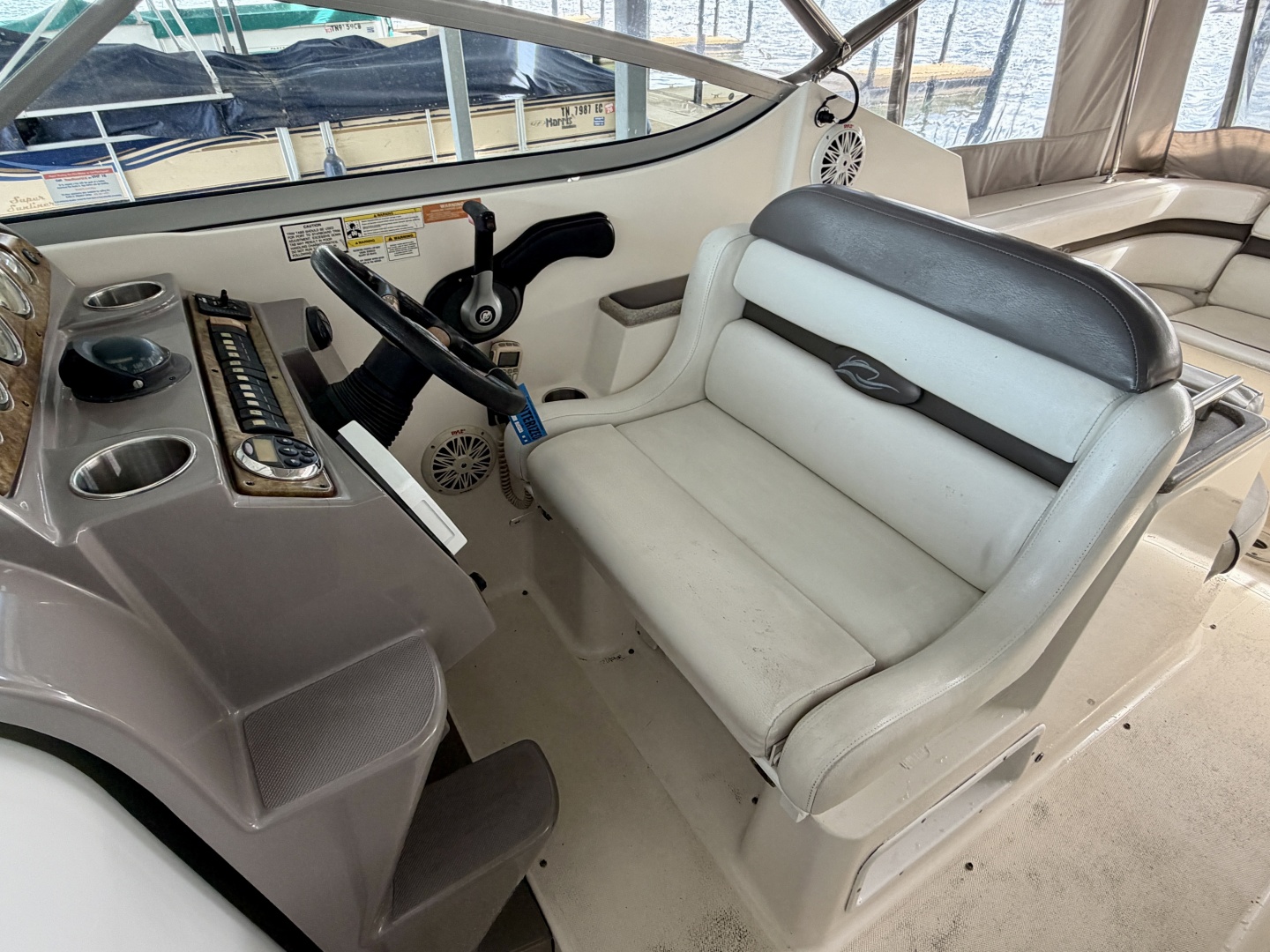 2008 Rinker 280 Express Cruiser