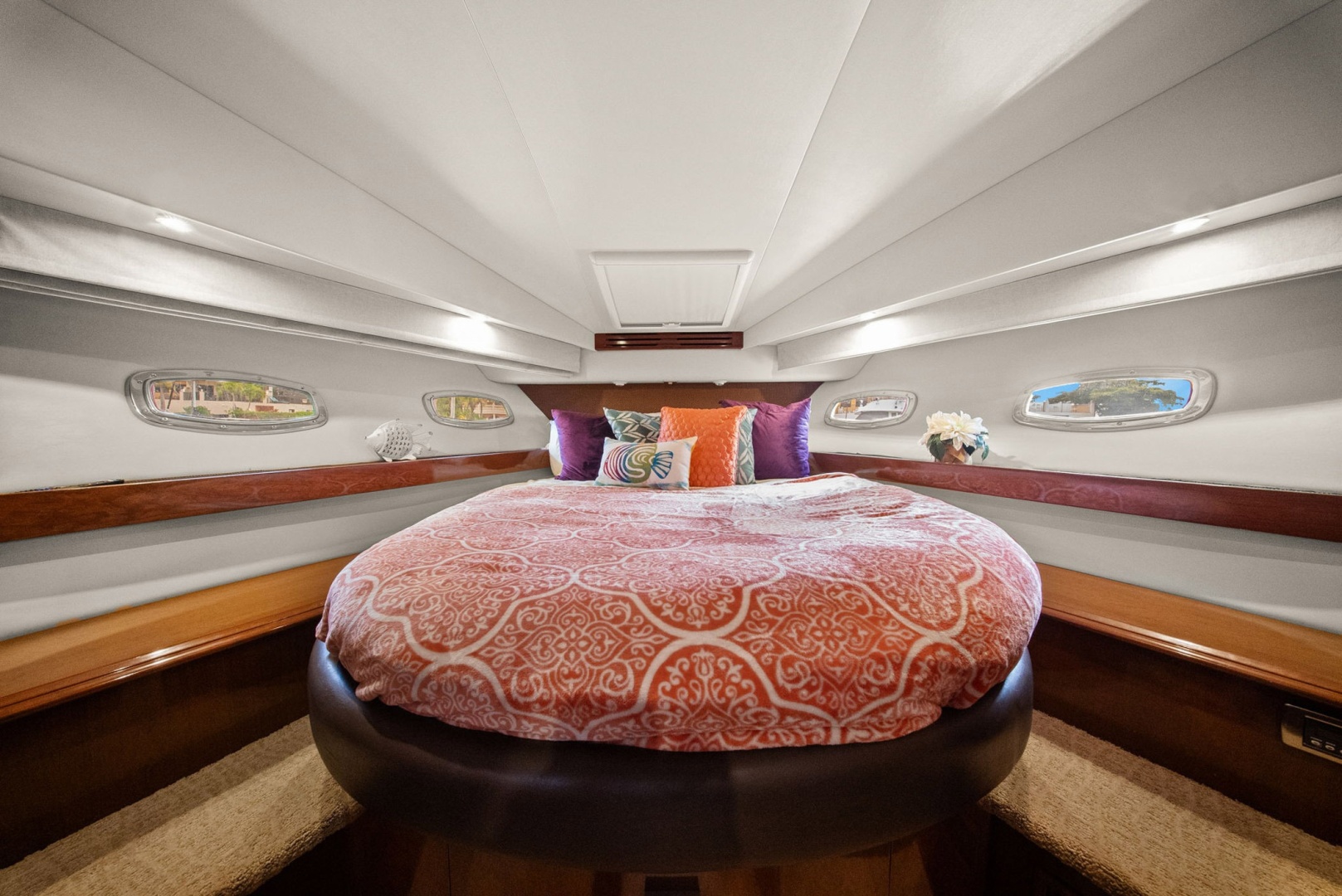 LADY CAPE 56ft Carver Yacht For Sale