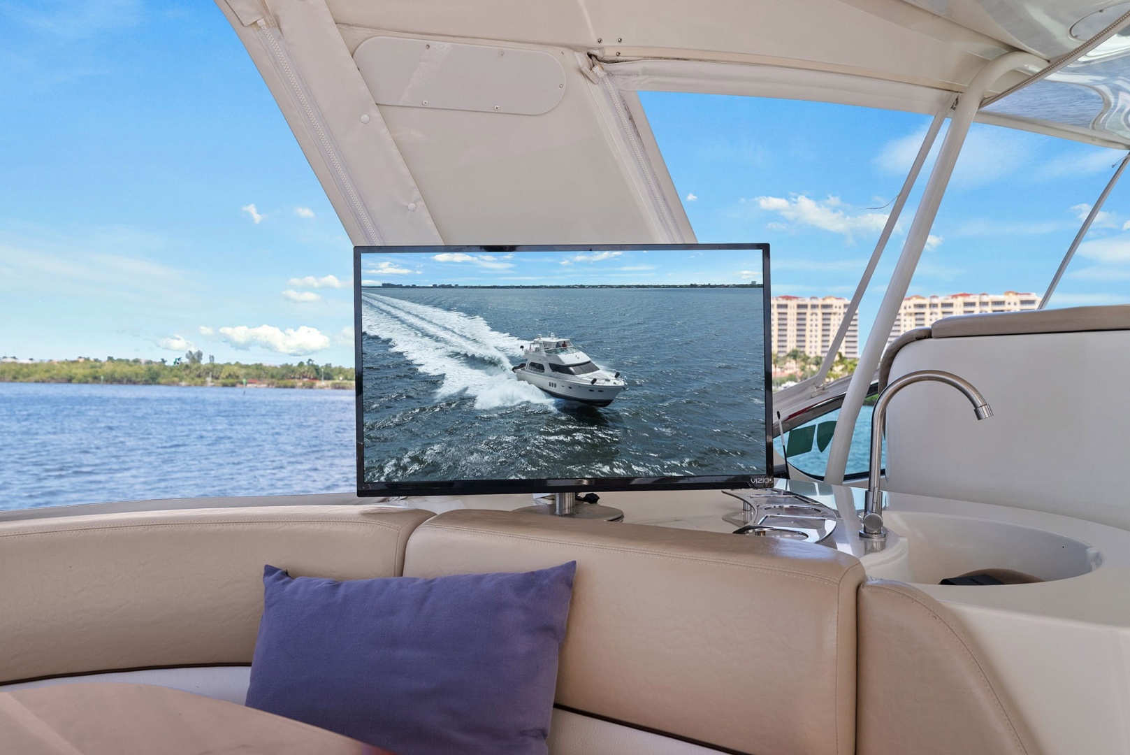 LADY CAPE 56ft Carver Yacht For Sale