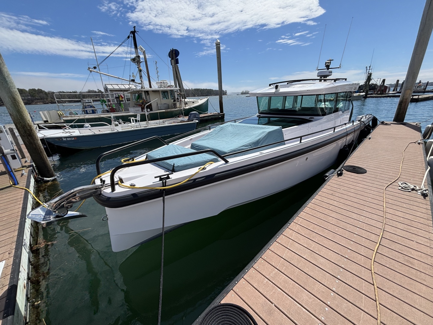 2023 Axopar 37XC Cross Cabin