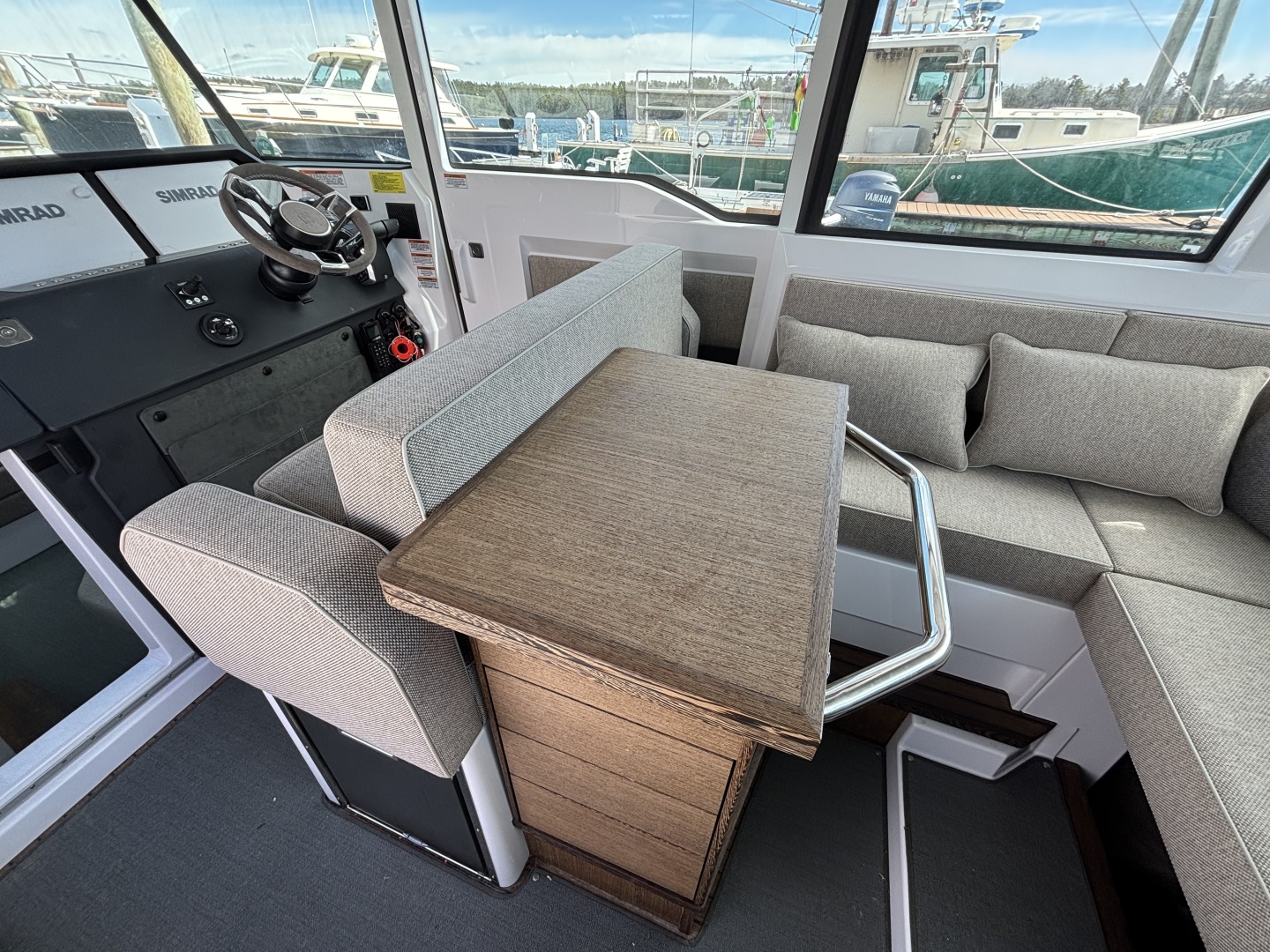 2023 Axopar 37XC Cross Cabin