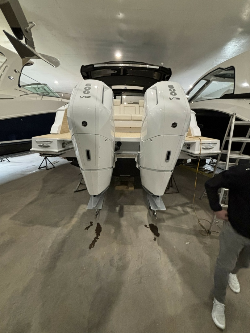 2024 Cruisers Yachts 42 GLS OB